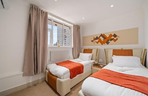 Mayfair Appartement | Spectacular 3 Bedroom Penthouse with Private Terrace in Prestigious Mayfair H13