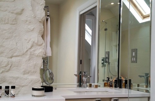 Blockley Cottage | Spectaculaire 3 chambre double chalet Cotswold en pierre avec le feu Inglenook originale