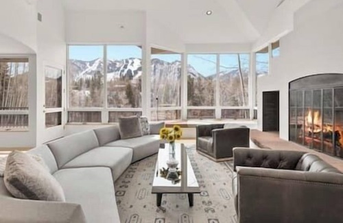 Aspen Maison | SPECTACULAR 6 BEDROOM HOME ON WILLOUGHBY WAY ASPEN