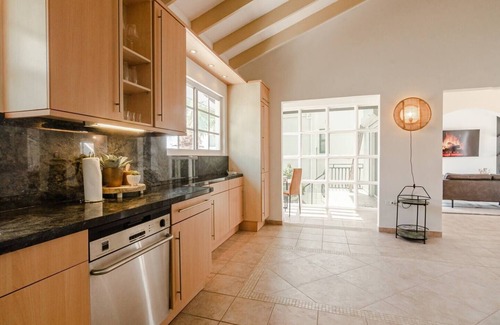 Bubali Villa | Spectacular 8 br Villa with Pool & Garden