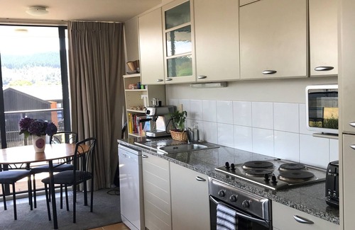 Whangamata Appartement | Spectacular Apartment with Spa pool, Heated Swimming pool, Private Decks & some