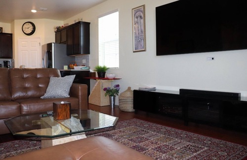 Dupont Maison | Spectacular back side patio open space and mountain view close to the costco