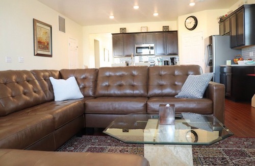 Dupont Maison | Spectacular back side patio open space and mountain view close to the costco