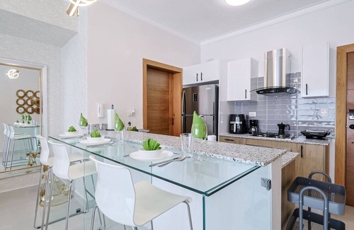 Lope De Vega Appartement | Spectacular, Centric 1BR Apt, King Bed, Pool Gym, Beautiful Social Area Near All