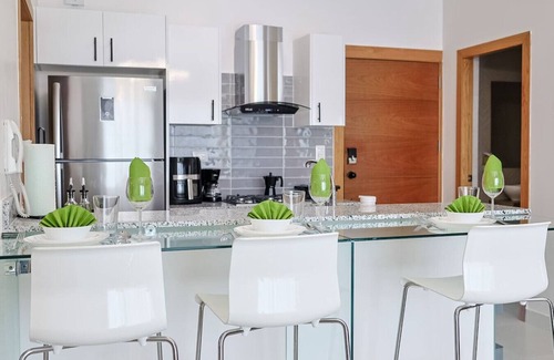 Lope De Vega Appartement | Spectacular, Centric 1BR Apt, King Bed, Pool Gym, Beautiful Social Area Near All