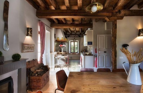Alameda del Valle Cottage | Spectacular Historic House House, le pharmacien pour 12 personnes