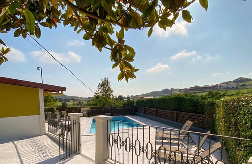 Pielagos Villa | Maison spectaculaire avec piscine et jardin