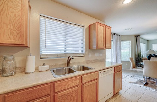 San Tan Valley Maison | Spectacular Golf Getaway and Fun in the Sun in Johnson Ranch!