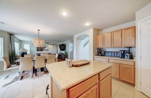 San Tan Valley Maison | Spectacular Golf Getaway and Fun in the Sun in Johnson Ranch!