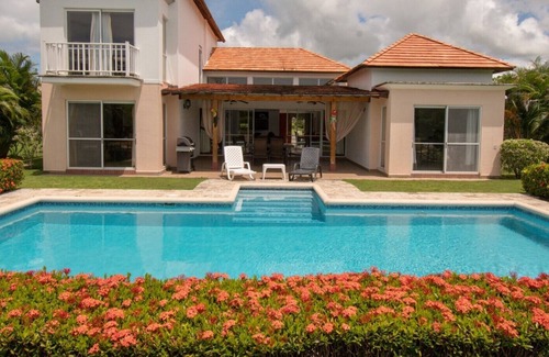 Playa Blanca Villa | Spectacular lake view villa in Decameron