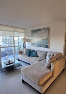 CityPlace Appartement | Spectacular Large 3 Bedroom 3 Bath Condo Downtown Toronto Lakeview
