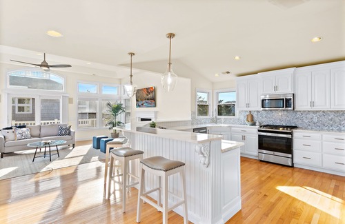 North Beach Maison | Spectacular Luxury Home, 3rd from Beach, Ocean Views, Open Layout, Elevator