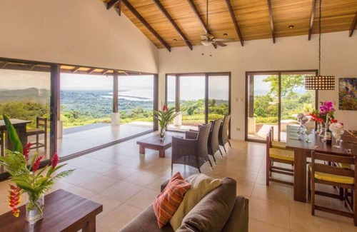 Ojochal Maison | Spectacular Ocean and Mountain Views in the hills above Ojochal