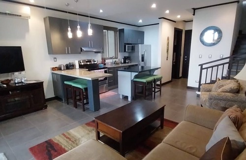 Dominicalito Copropriété | Spectacular Ocean Views - Condo in Dominical Area / 4p Wi-Fi