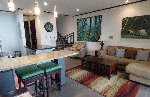 Dominicalito Copropriété | Spectacular Ocean Views - Condo in Dominical Area / 4p Wi-Fi