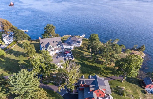 Kittery Point Cottage | Spectaculaire maison et chalet face à l'océan - plage privée et 925 'de front de mer.