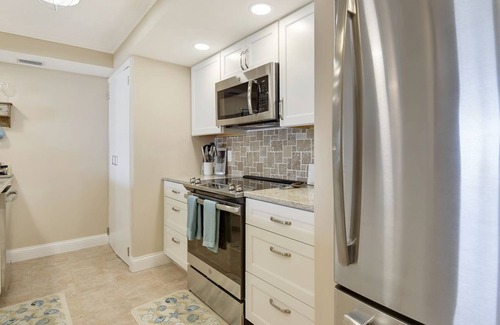 East Wind South Copropriété | Condo en bord de mer * WiFi et parking gratuits * Piscine * Vélos * Court de tennis * Fournitures de plage * AC