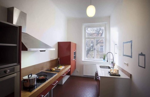 Andel Appartement | Stunning river-view apartment in Naplavka Smichov, sleeps 11, perfect for exploring Prague!