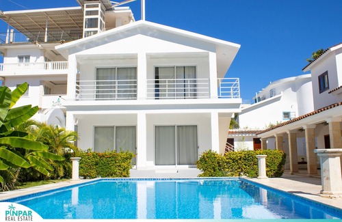 Playa Bibijagua Villa | Spectacular,Spacious,Central Villa May on the Beach