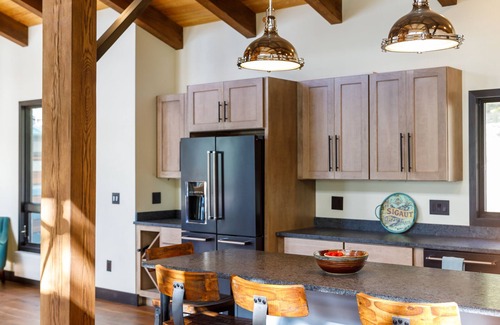Burdett Maison | Spectacular Sunsets, Private Setting: