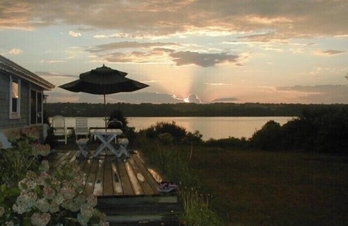 Tiverton Cottage | Vue spectaculaire depuis le charmant Waterfront Cottage sur Fogland Point