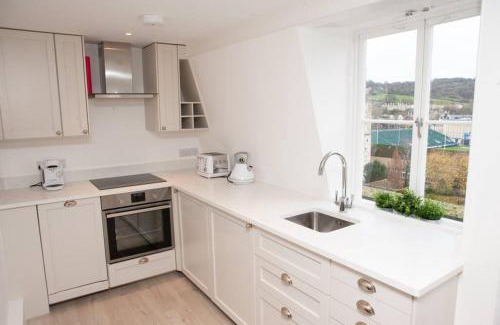 Bath Appartement | Spectacular views, 1 Bed Central Bath Apartment