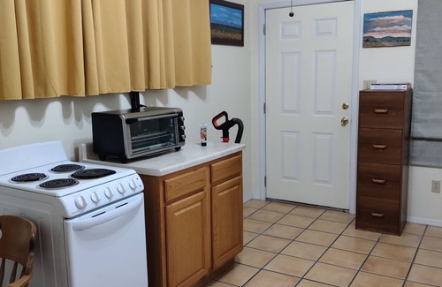 Rio Rancho Appartement | Spectacular views from this Terrific studio with AC near balloon fiesta.