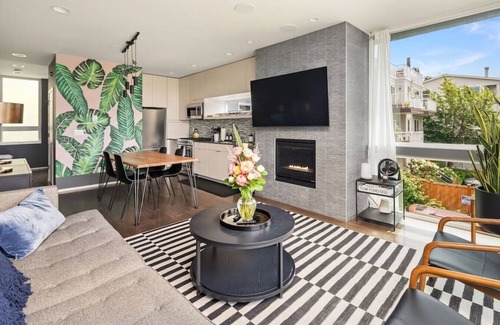 Eastlake Maison | Moderne 5 Histoire Maison de ville avec une vue panoramique sur le toit et privé!