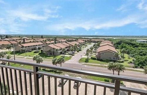 Ponce Inlet Copropriété | Spectacular views! Oceanfront 2-bed 2 ba condo at Sandcastle in Ponce Inlet.