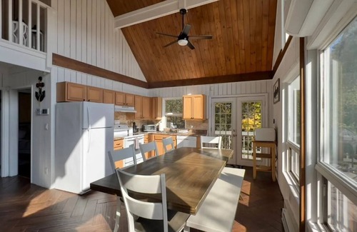Athens Maison | Spectacular Waterfront Lake Home, near Hunter & Windham mountain’s