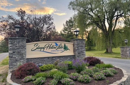 Athens Maison | Spectacular Waterfront Lake Home, near Hunter & Windham mountain’s