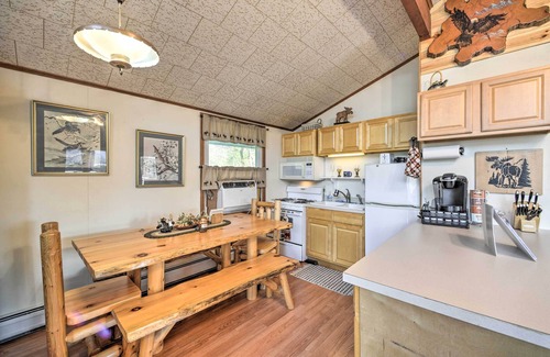 Speculator Cottage | NOUVEAU! Cozy Speculator Cottage ~ 2 Mi to Ski Resort!
