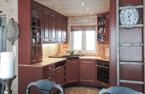 Sor-Aurdal Maison | Spend a cozy vacation in this spacious and tasteful cottage.