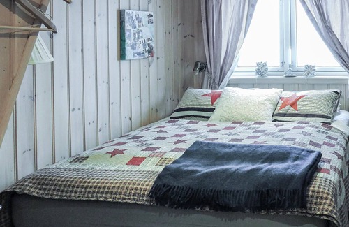 Sor-Aurdal Maison | Spend a cozy vacation in this spacious and tasteful cottage.