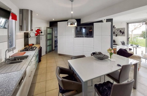 Sainte-Croix-Du-Mont Maison | Spend a peaceful holiday in this holiday home in relaxed surroundings.