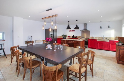 Donzere Maison | Spend a relaxing vacation in this vacation home in a rural location.