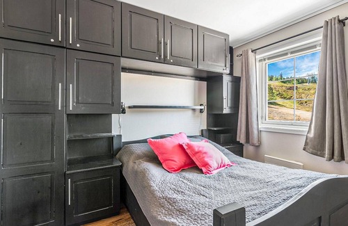 Gautefall Appartement | Spend a vacation close to nature in this beautiful vacation apartment with fantastic mountain views.