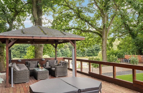 Kjellerup Maison | Spend an unforgettable vacation in this inviting vacation home with wellness.