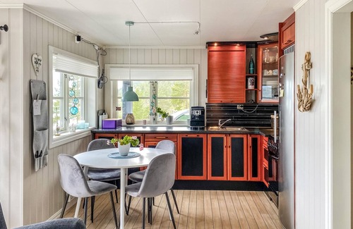 Torjulvagen Maison | Spend beautiful vacations in this cottage near the village Bæverfjord