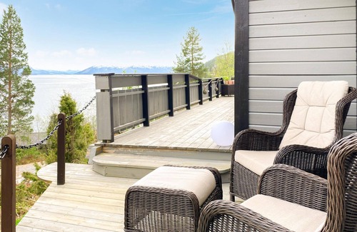 Torjulvagen Maison | Spend beautiful vacations in this cottage near the village Bæverfjord