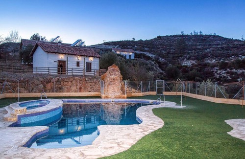 Arenas del Rey Maison | 4 chambres hébergement à Arenas del Rey