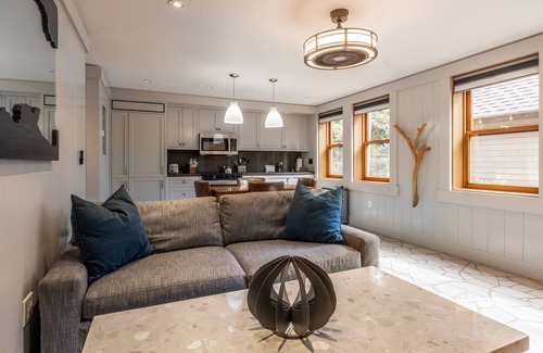 Homewood Cottage | Spend Summer at North Lake Tahoe! Cozy Cottage Near Ski Resort and Beach, Ideal for Couples