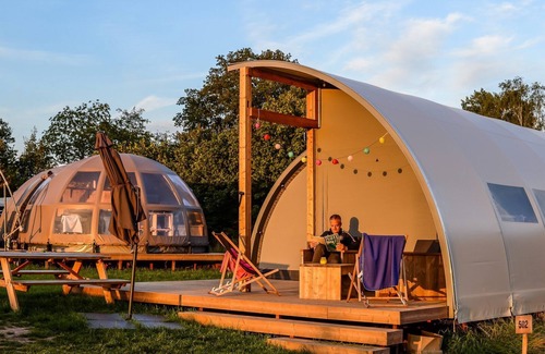 Zuna Cabine | Spezialzelt, Festivalatmosphäre, Platz für ein Kinderbett