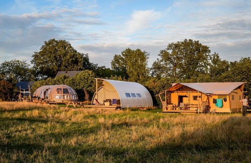 Zuna Cabine | Spezialzelt, Festivalatmosphäre, Platz für ein Kinderbett
