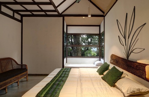 Udumbanchola Autre | Spice up your stay with Elakadu Vasathi