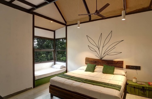 Udumbanchola Autre | Spice up your stay with Elakadu Vasathi