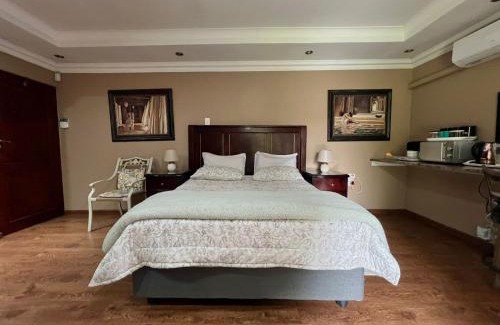 Middelburg Maison | Spies Villa - Fast Wi-fi, Netflix and Generator