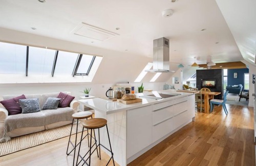 Caroy Maison | Spindrift by Interhome