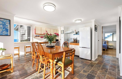 Yamba Appartement | Spindrift Lowerdeck with Beach and Ocean views! Couples paradise 1 bed.