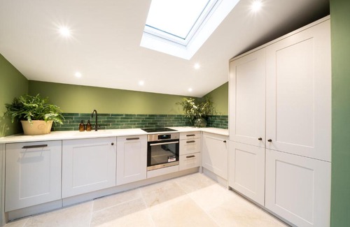 Abbots Salford Maison | Spinney - a unique open plan barn, with private garden